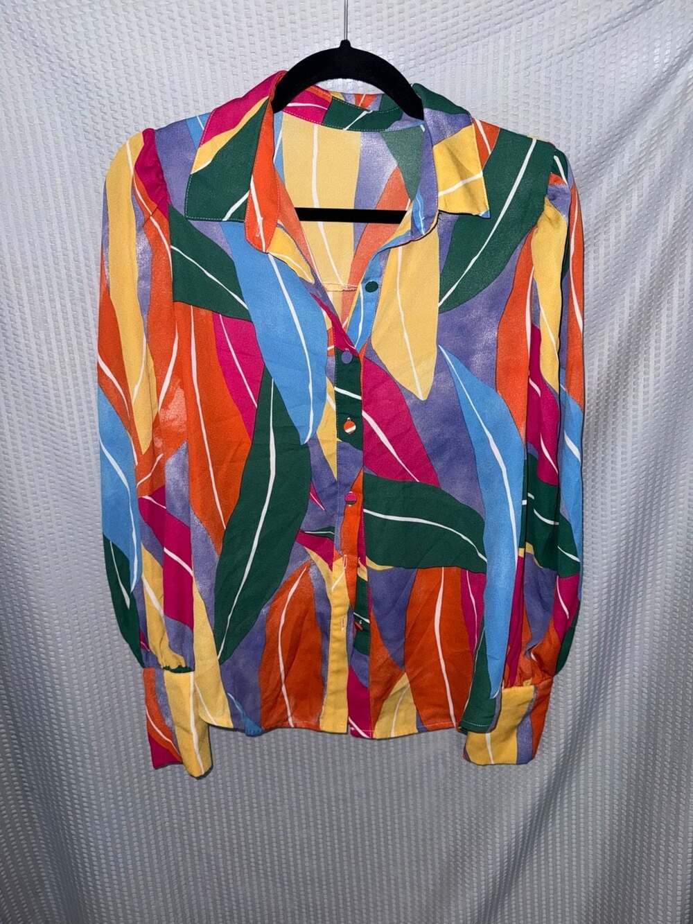 IN'VOLAND Multi-Color Leaf Print Button-Down Lantern Sleeve Blouse